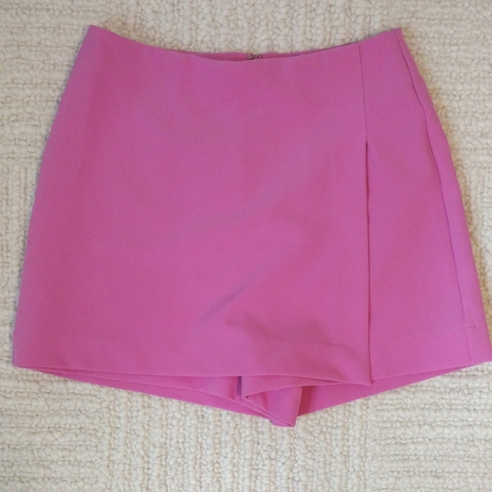 Bar III Vibrant Pink Women's Skort